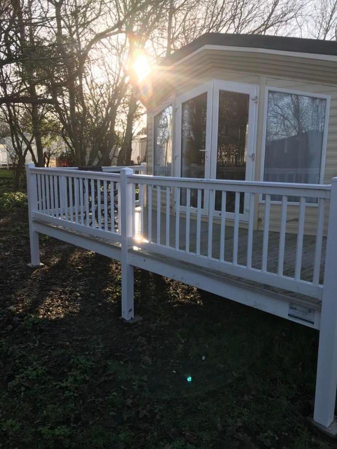 מלון Corton  The Winchester Luxury Pet Friendly Caravan On Broadland Sands Holiday Park Between Lowestoft And Great Yarmouth מראה חיצוני תמונה